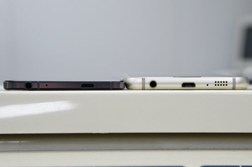 두께 5.1mm로 갤럭시 S6보다 얇다. (출처=동아닷컴)