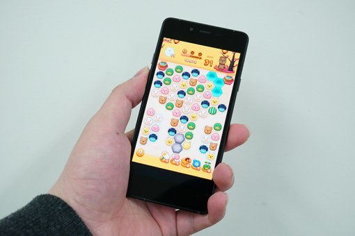 캐주얼 게임도 거뜬히 실행할 정도의 성능이다. (출처=동아닷컴)