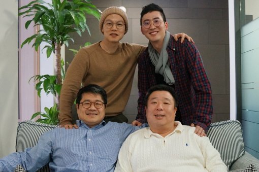 오른쪽 아래부터 시계방향으로 김기석, 정현해, 김주원 공동대표, 박시윤 이사 (사진=동아닷컴)