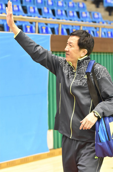 일본 배드민턴이 세계 정상급으로 성장한 데는 10년 넘게 일본 대표팀 지휘봉을 잡고 있는 박주봉 감독이 그 중심에 있다. 요넥스 코리아 제공