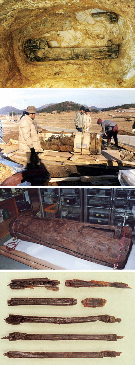 경남 창원시 다호리의 진흙 구덩이에 묻혀 있던 통나무 목관(맨위 사진). 목관을 도르래로 꺼내(두 번째) 연구실에서 세척을 마친 뒤(세 번째) 보존 처리에 들어갔다. 목관 밑 구덩이에서는 2000년 전 붓(네 번째)이
발견됐다. 이건무 대표 제공