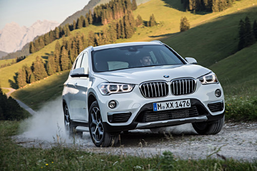 BMW ‘X’ 시리즈의 올해 첫 주자로 나선 프리미엄 콤팩트 SAV ‘뉴 X1’. 확 달라진 강력한 느낌의 디자인은 물론 한층 강화된 동력 성능과 펀 투 드라이빙 능력을 두루 갖추고 있는 것이 특징이다. 사진제공｜BMW