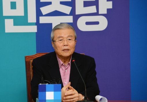 셀프 공천 논란에 휩싸인 더민주 김종인 대표.