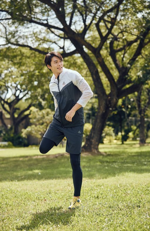 ‘옵티멀브리드3’와 함께 세블볼 재킷, 플라이워크 반바지를 코디한 K2 모델 현빈. K2제공