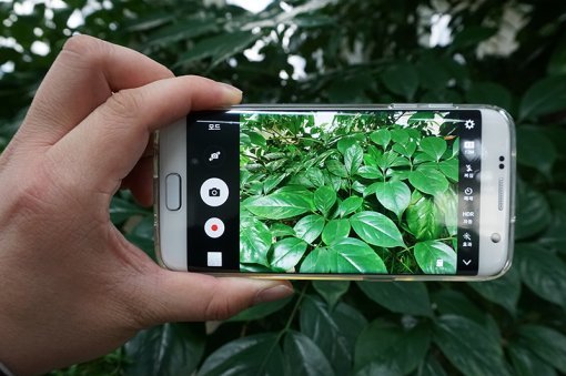 갤럭시 S7 엣지. (출처=동아닷컴)