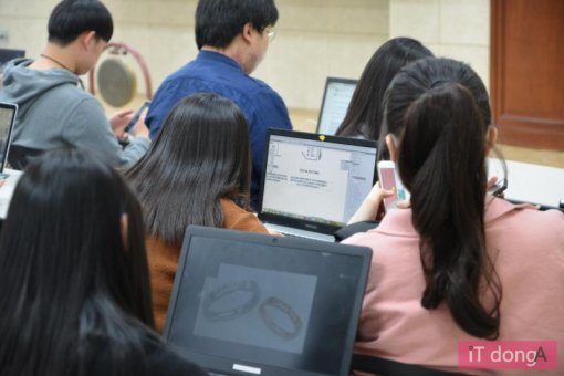 생각보다
많았던 여학생들(사진=동아닷컴 IT전문 권명관 기자 tornadosn@itdonga.com)