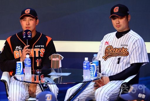 28일 서울 블루스퀘어 삼성카드홀에서 ‘2016 타이어뱅크 KBO리그’ 미디어데이가 열렸다. 롯데 황재균(왼쪽)이 개막을 앞두고 출사표를 밝히고 있다. 김민성 기자 marineboy@donga.com