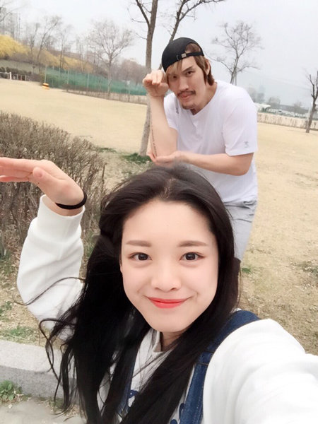 최홍만(뒤)-이예지. 사진제공｜(주)로드