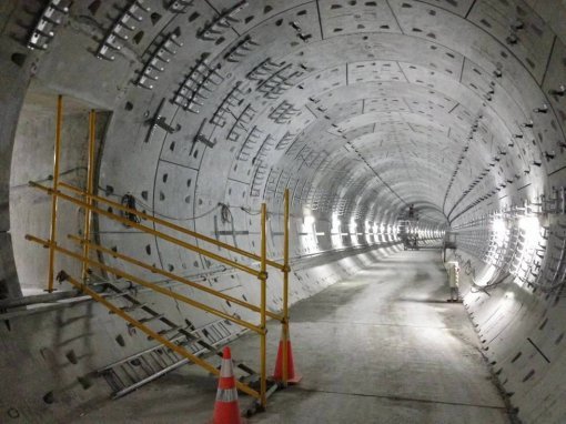 2011년 수주된 후 공사가 진행 중인 GS건설의 싱가포르 지하철 ‘C925 프로젝트’ 터널 내부. 한국 건설사들은 중동을 벗어나 아시아, 중남미 등으로수주 영토를 넓히고 있다. 현대건설·GS건설 제공