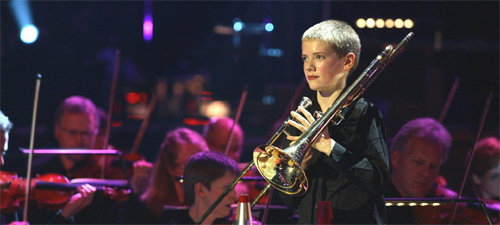 13세이던 2008년 영국의 권위 있는 클래식 음악 콩쿠르인 ‘BBC 영 뮤지션 콩쿠르’에서 최연소 우승을 차지한 피터 무어. BBC 홈페이지 캡처