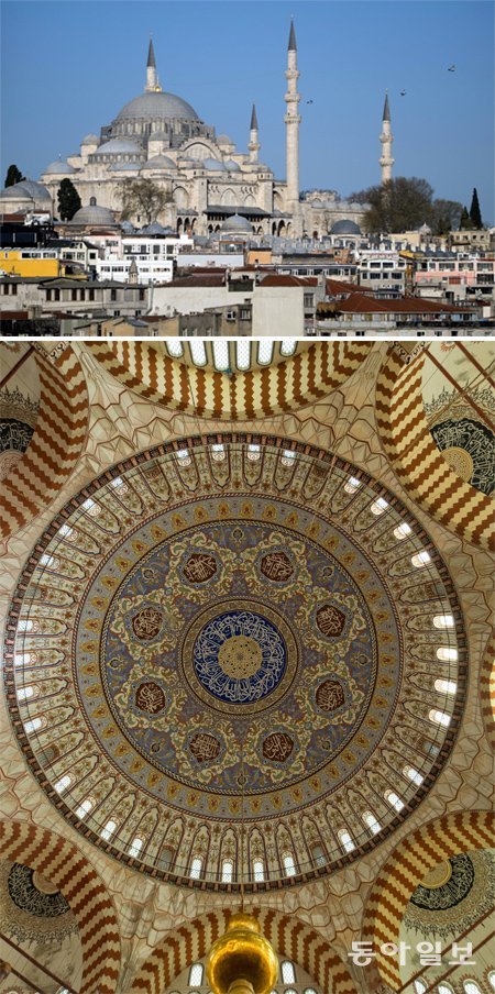 이스탄불 술레마니예 모스크(위 사진)와 셀리미예 모스크 돔 지붕에 그려진 캘리그래피. ‘알라는 오직 한 분이다’ 같은 이슬람 경전 꾸란의 구절이 쓰여 있다.