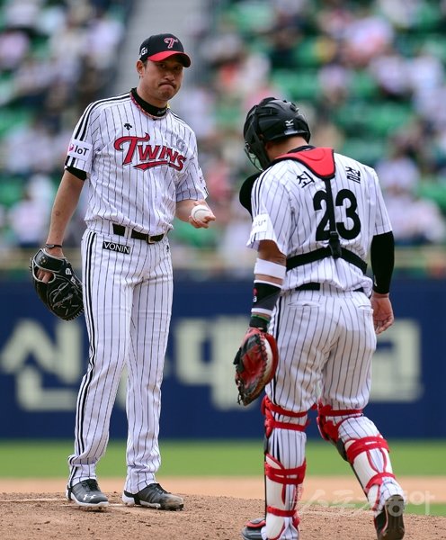 LG 봉중근(왼쪽). 스포츠동아DB