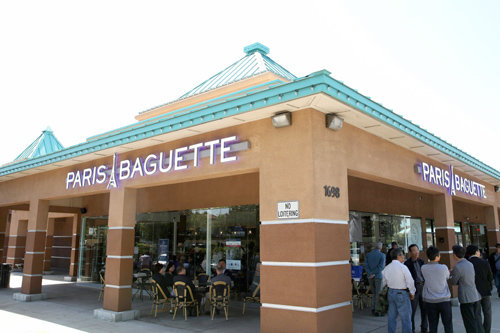 미국 캘리포니아 주 새너제이에 문을 연 파리바게뜨의 미국 가맹 1호점 ‘호스테터점’. 파리바게뜨는 2005년 미국 진출 후 직영점만 운영해오다 이번에 처음 가맹점을 열었다. SPC그룹 제공