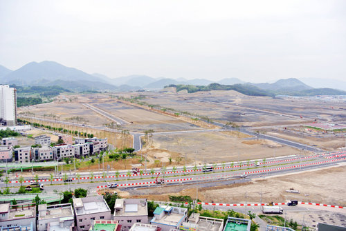 대구 달성군 구지면 국가산업단지 조성 현장. 도로 포장 등 1단계 사업이 연말에 완공되면 입주 기업들이 공장을 짓는다. 대구시 제공