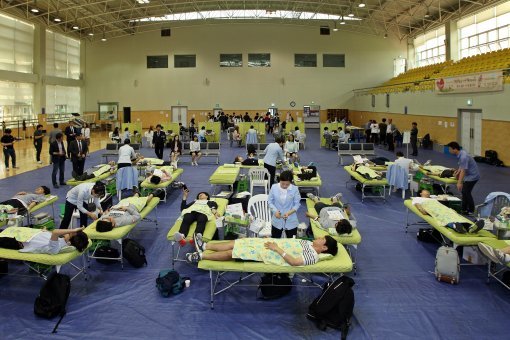 지난 9일부터 12일까지 삼육대에서 열리는 헌혈행사에 학생, 교직원이 참가하고 있다. 삼육대는 매년 봄과가을 한 주를 사랑나눔주간으로 정해 헌혈을 지속적으로 실천하고 있다.