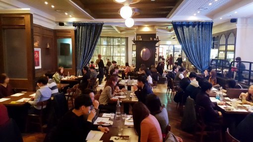 지난 2월 서울 종로구 그랑서울몰에서 열린 ‘발렌타인데이 in 로맨틱 그랑서울’ 단체미팅 이벤트