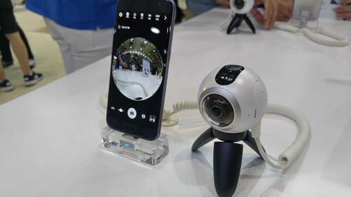 갤럭시S7과 기어360(출처=IT동아)