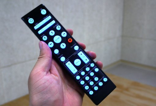 동봉 리모컨 (출처=IT동아)