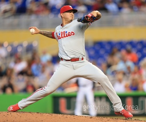 필라델피아는 올 시즌 132득점 162실점으로 실점이 득점보다 30점이나 많지만 23승17패로 내셔널리그 승률 4위(0.575)다. 특히 1992년생 선발 빈스 벨라스케스는 5승1패, 방어율 2.42의 놀라운 성적으로 선발진을 이끌고 있다. 사진=ⓒGettyimages이매진스