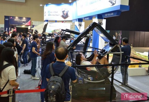 플레이엑스포 모션디바이스 부스 (출처=IT동아)