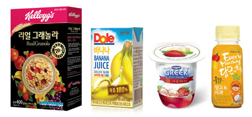 두 가지 이상의 과일을 조합해 맛을 살리고 영양까지 더한 ‘멀티 과일 믹스’ 제품이 인기다. (왼쪽부터) 켈로그의 ‘리얼 그래놀라’와 돌의 ‘돌 바나나 100% 과즙주스’, 풀무원다논의 ‘다논 그릭 퓨전’, 풀무원녹즙의 ‘어린이 발효녹즙’.