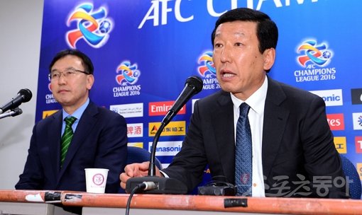 전북 최강희 감독(오른쪽). 스포츠동아DB