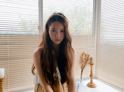 사진=오마이걸 공식 트위터