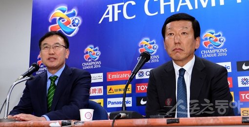 전북 최강희 감독(오른쪽). 스포츠동아DB