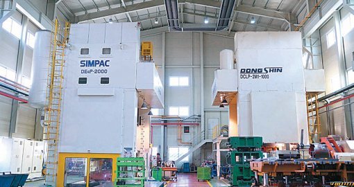 인천 남동공단에 위치한 ㈜진명정밀 공장내부.