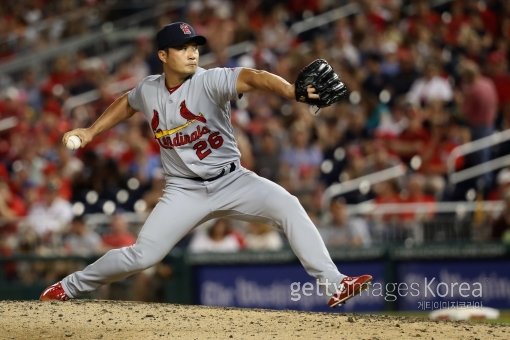 오승환이 삼진 2개를 잡아내며 2연속 경기 무실점을 이어갔다. 오승환은 29일(한국시간) 워싱턴 원정경기에서 8회 2번째 투수로 나와 1이닝 2삼진 무실점을 기록하고 팀의 9-4 승리에 발판을 놓았다. 사진=ⓒGettyimages이매진스