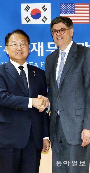 한미 재무장관 “北자금줄 차단 적극 공조”