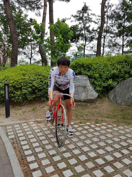 춘천팀 유일의 특선급 선수인 김정태는 낙차사고로 인한 부상으로 강급을 당했으나 이를 극복한 강한 근성이 돋보이는 선수다. 특별승급으로 다시 특선급에 복귀한 이후에는 특유의 노련한 경주운영으로 입상을 노리고 있다. 사진제공｜국민체육진흥공단