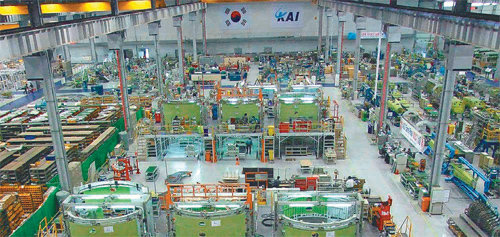 경남 사천시에 있는 한국항공우주산업(KAI) 공장 내 에어버스 A321 기종 부품 조립라인 전경. KAI의 기체구조물사업 분야 매출은 올해 1조 원을 돌파할 것으로 전망된다. 한국항공우주산업 제공