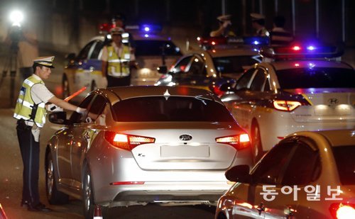 서울 전역에서 28일 오전 출근길 불시 음주단속을 한 결과 저녁 단속 때보다 더 많은 단속자가 나왔다.