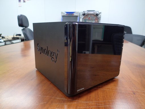 시놀로지 DS416play출처=IT동아)