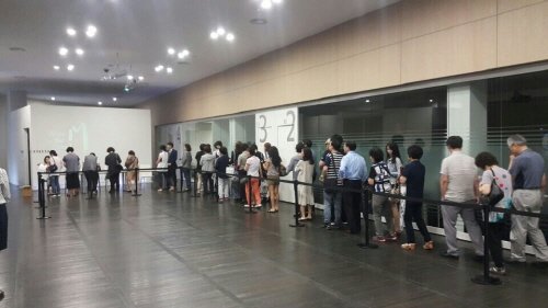 디에이치 아너힐즈 사업설명회 참석을 위한 줄