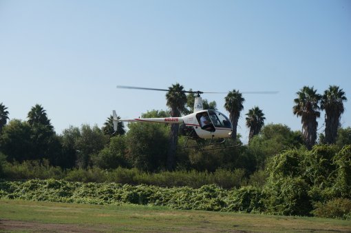 한서대 헬리콥터조종학과 학생들이 미국 현지에서 비행 훈련하는 모습.