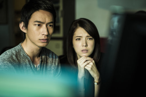 영화 ‘마신자-빨간 옷 소녀의 저주’의 한 장면. 사진제공｜우성엔터테인먼트