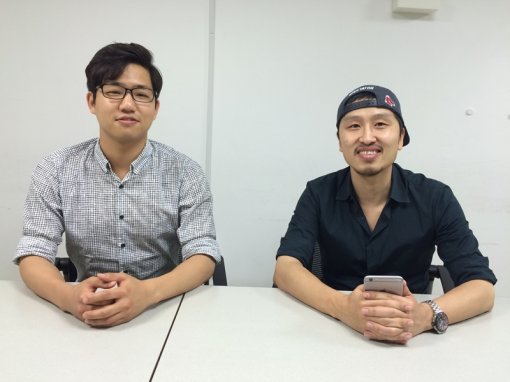 와이제이엠게임즈 홍성준 사업PM(왼쪽), 걸스데이 스튜디오 신성걸 PD(오른쪽) (출처=게임동아)