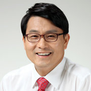 총선 공천 개입 파문을 일으킨 새누리당 윤상현 의원.