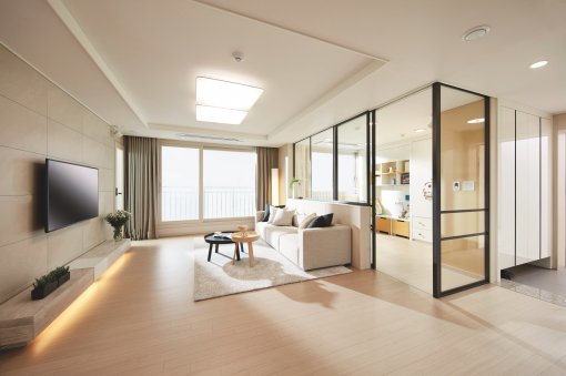 래미안 명일역 솔베뉴 59㎡B 타입은 방 하나를 알루미늄 슬라이딩 도어로 선택할 수 있다. 삼성물산 제공