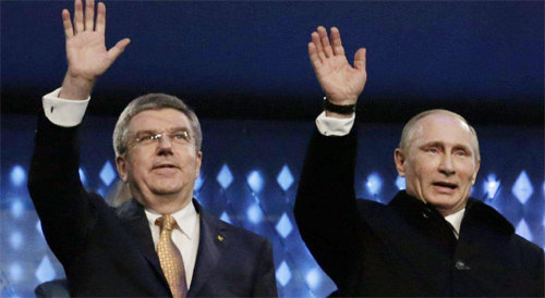 바흐 IOC 위원장(왼쪽)과 러시아 푸틴 대통령.