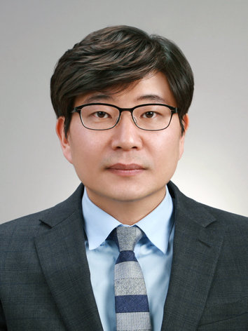 ‘최승후 쌤의 자기소개서 전략집’을 펴낸 파주 문산고 최승후 교사