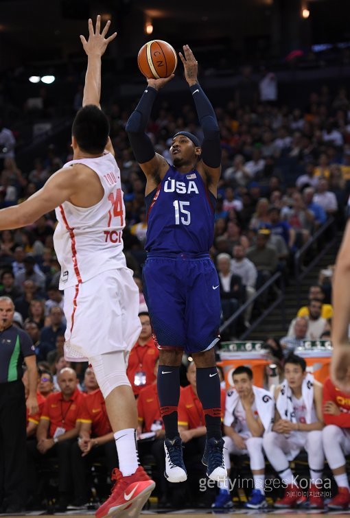 ‘캡틴 아메리카’ 카멜로 앤서니(오른쪽)는 미국 국적의 NBA 선수로는 처음으로 4회 연속 올림픽에 출전한다. 미국농구대표팀 주장인 그는 자신의 3번째 올림픽 금메달을 노리고 있다. 사진=ⓒGettyimages이매진스