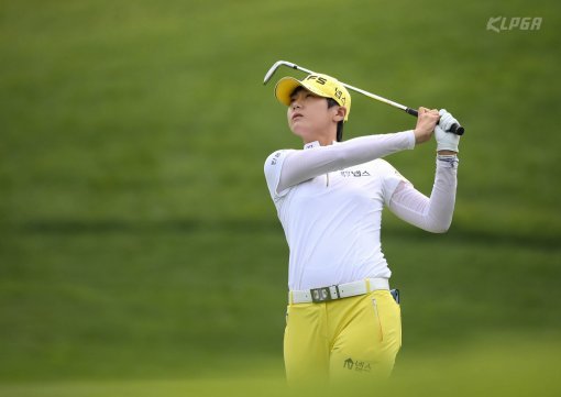 KLPGA 보그너오픈 1라운드 박성현의 아이언샷. 사진제공 | KLPGA