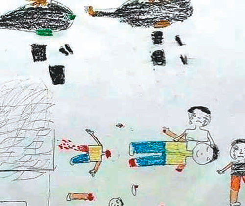 알레포에 사는 7세 소년이 크레파스로 그린 그림. 공중 폭격으로 머리, 팔다리가 잘려 나간 모습을 표현했다. 죽은 이는 미소 띤 표정이지만 살아있는 사람들 눈에선 굵은 눈물이 뚝뚝 흐른다. 사진 출처 더 시리아 캠페인 트위터