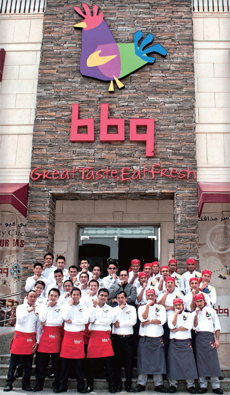 사우디아라비아 수도 리야드에 있는 bbq 프리미엄 카페 직원들