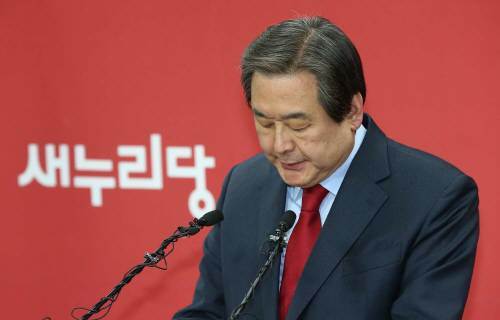 새누리당 김무성 전 대표는 이석수 특별감찰관의 사표 제출에 대해 “무책임한 자세”라고 비판했다.