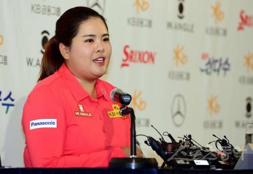 2016 리우올림픽 여자골프 금메달리스트 박인비가 29일 서울 양재동 더케이호텔에서 열린 ‘골든커리어 그랜드슬램’ 달성 기자회견에 참석해 소감을 밝히고 있다. 스포츠동아 김민성 기자 marineboy@donga.com
