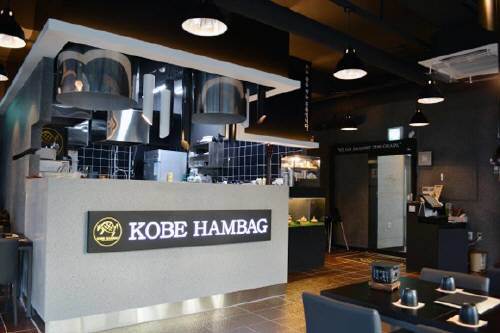 수원 영통 직영점 내부.